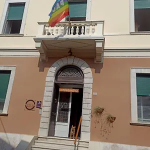 Delle Cartiere Hostal
